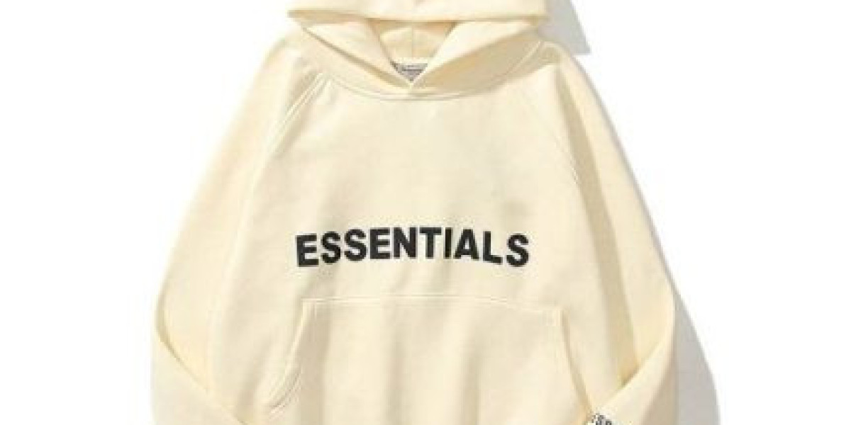 Essential Hoodie – Perfect for All Seasons and Every Occasion