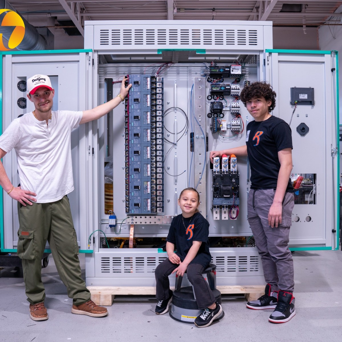 The Power Myth: Do Rack PDUs Really Have Transformers Inside? – Voltz