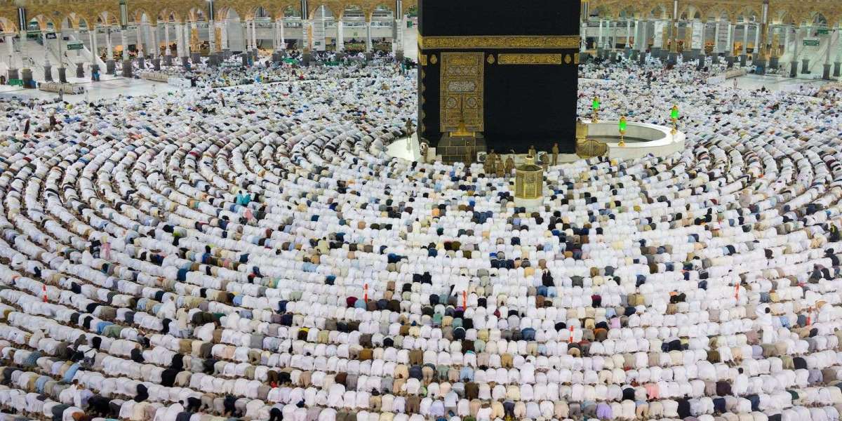 Umrah Packages 2026 with Cost-Effective Flights and Transfers