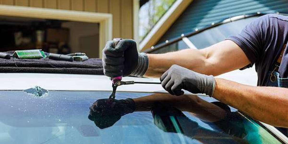 OEM, OEE or Aftermarket: Choosing the Right Replacement Glass for Your Vehicle
