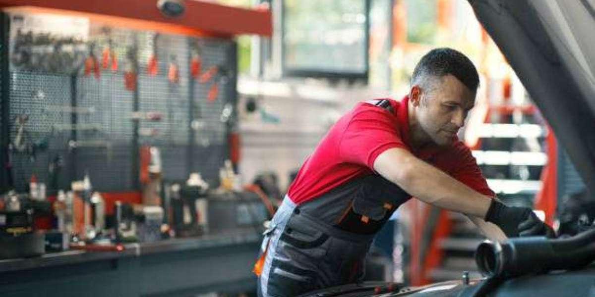 10 Warning Signs Your Car Needs Immediate Attention From a Mechanic