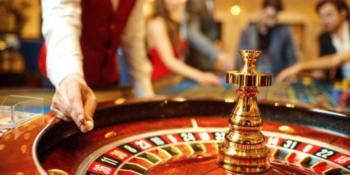 "La Influencia de las Redes Sociales en el Comportamiento de Apuesta de los Jugadores: Tendencias y Dinámicas en lo