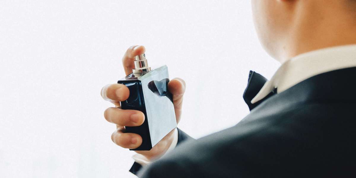 Perfume Shelf Life Explained: How Long Does Fragrance Really Last Before It Expires?